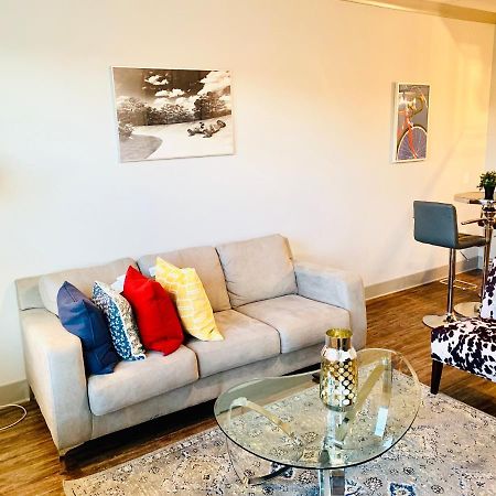 أتلانتا Luxurious And Cozy Apartment In Heart Of Buckhead المظهر الخارجي الصورة