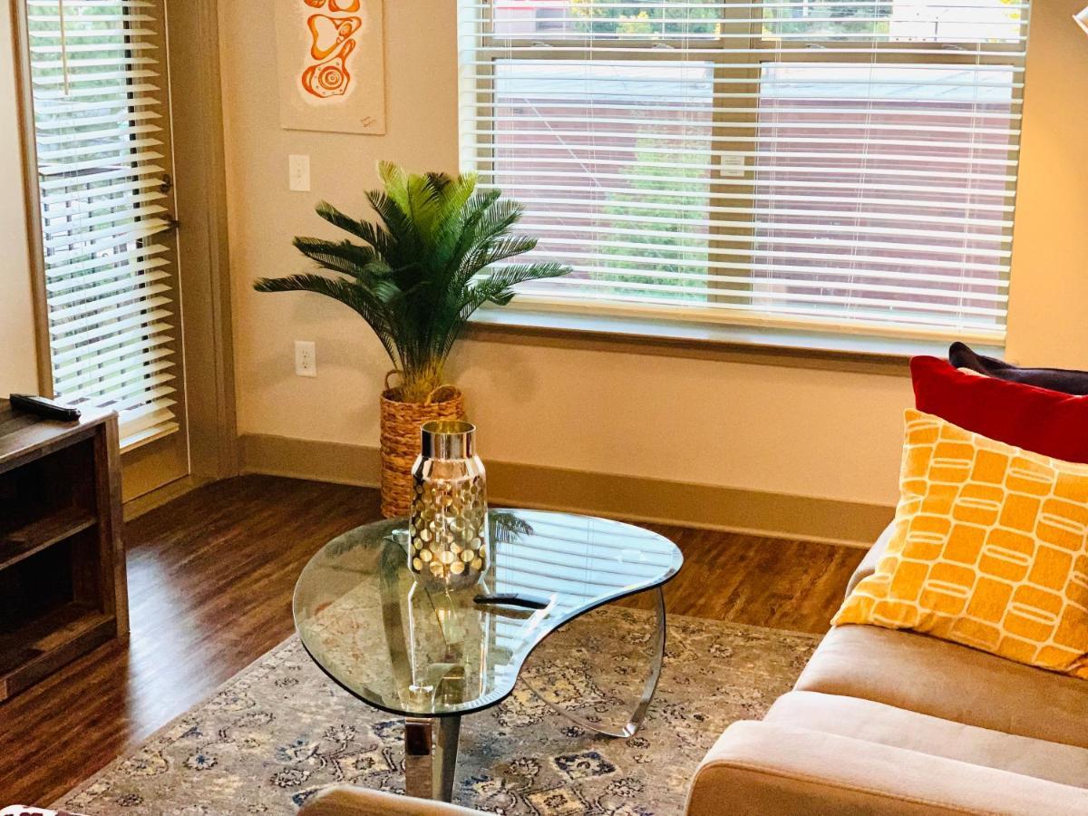 أتلانتا Luxurious And Cozy Apartment In Heart Of Buckhead المظهر الخارجي الصورة