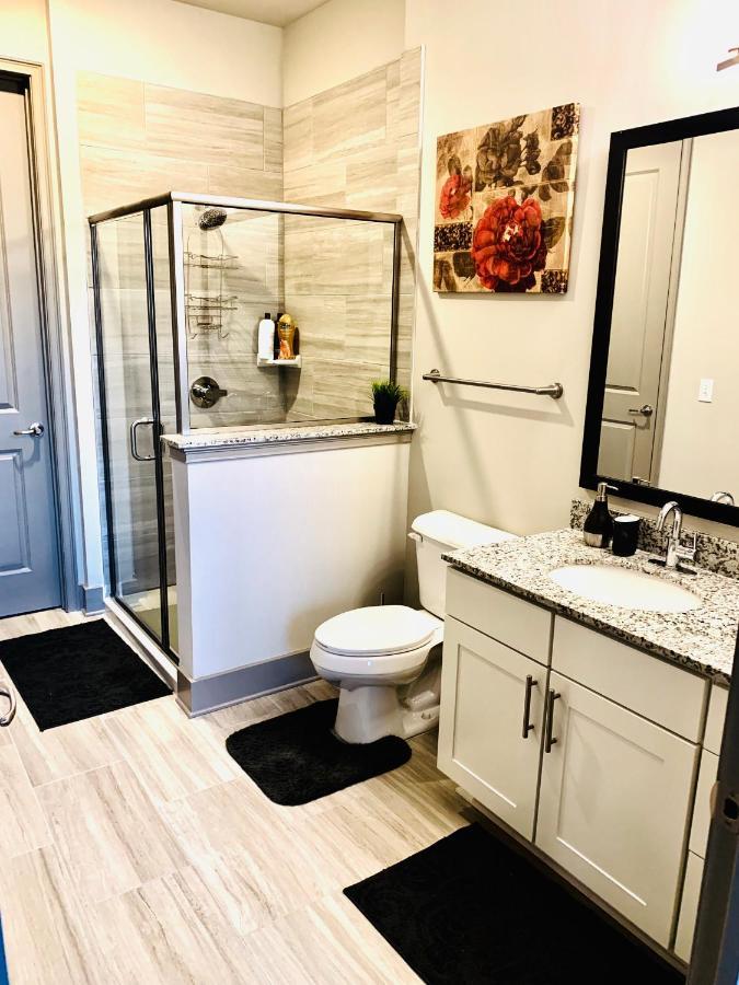 أتلانتا Luxurious And Cozy Apartment In Heart Of Buckhead المظهر الخارجي الصورة