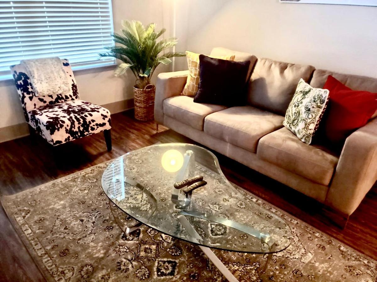 أتلانتا Luxurious And Cozy Apartment In Heart Of Buckhead المظهر الخارجي الصورة