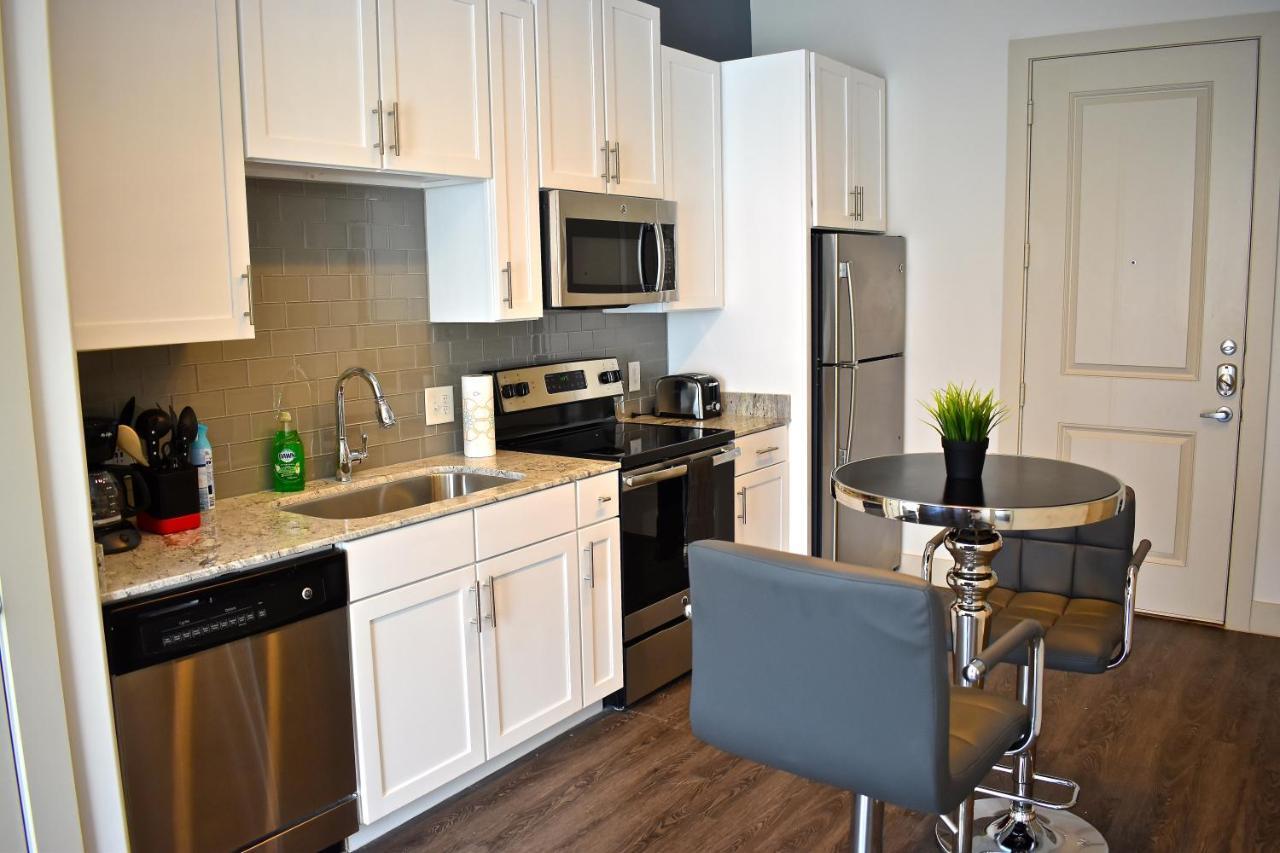 أتلانتا Luxurious And Cozy Apartment In Heart Of Buckhead المظهر الخارجي الصورة